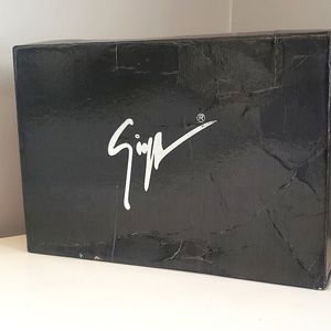 Brand New Giuseppe Zanotti Design Purple/Blue Suede Platform Heels